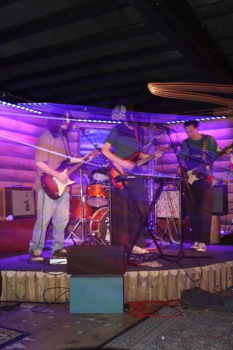 doneover live set, wide stage view